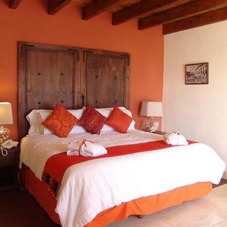 Casa Del Tio Hotel Boutique San Miguel de Allende Room photo A bedroom at Hotel San Cristóbal
