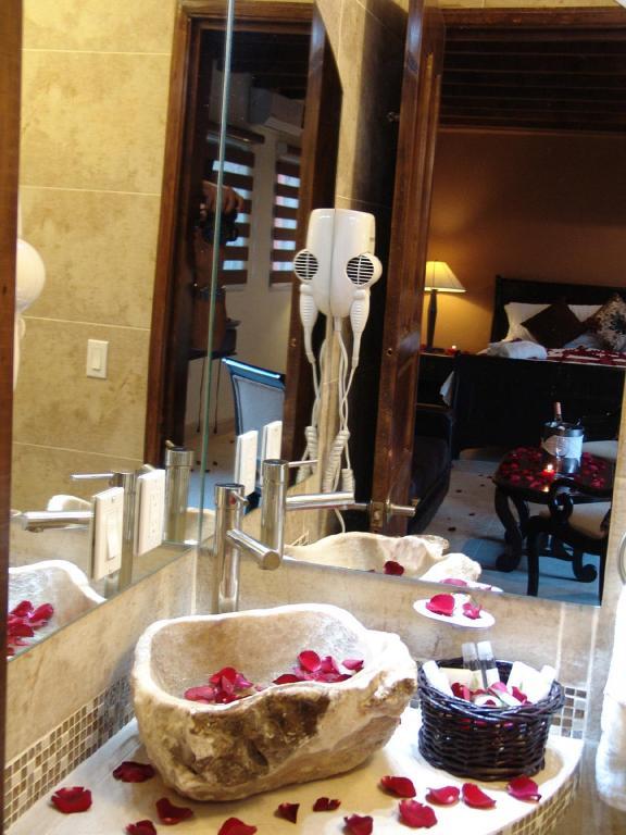 Casa Del Tio Hotel Boutique San Miguel de Allende Room photo A bathroom at the hotel